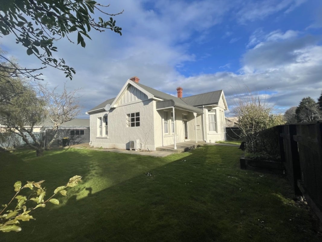 301 Queens Drive, Windsor, Invercargill - Carousel 1