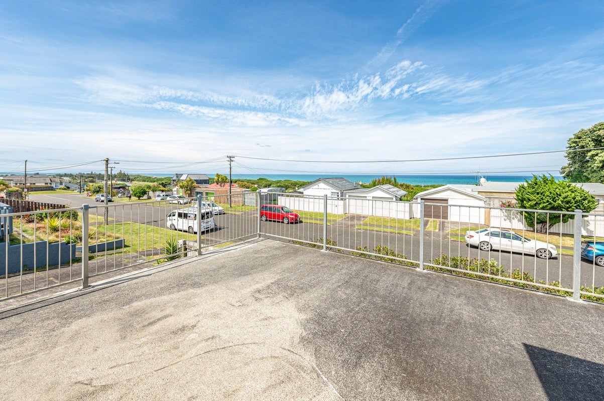 86 Karaka Street, Castlecliff, Whanganui - Carousel 2