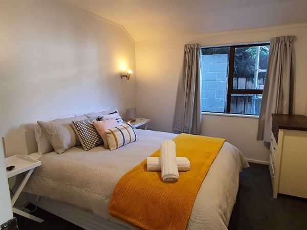 6 Creswick Terrace, Northland, Wellington - Carousel 1