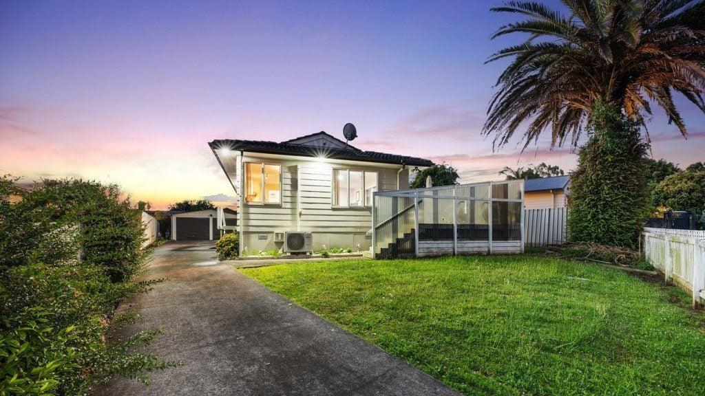 10 Vigo Place, Papatoetoe, Auckland - Carousel 1