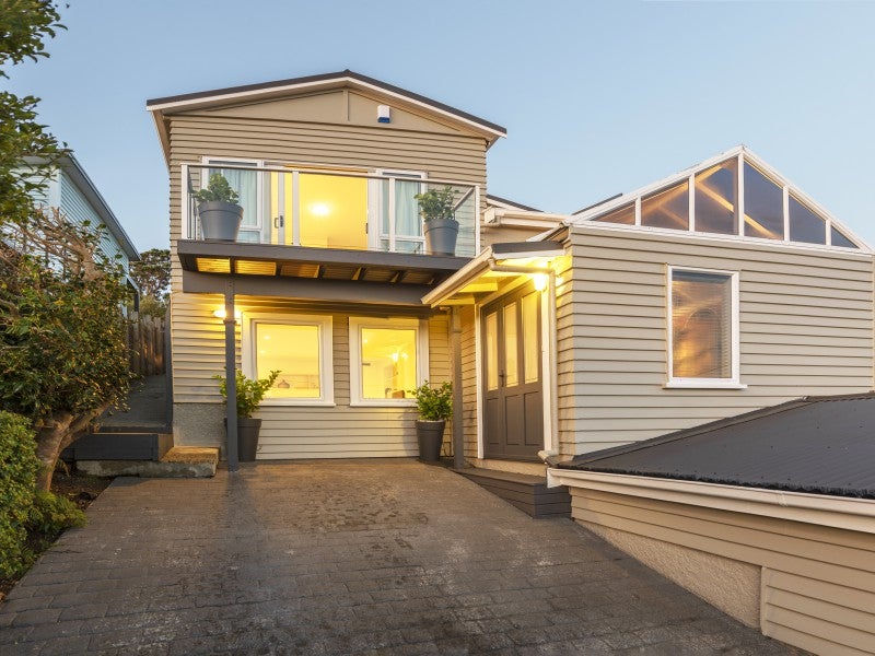 13 Whitu Street, Khandallah, Wellington - Carousel 1