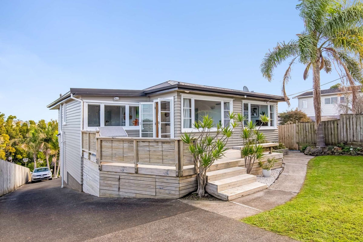 121 Vipond Road, Stanmore Bay, Whangaparaoa - Carousel 2