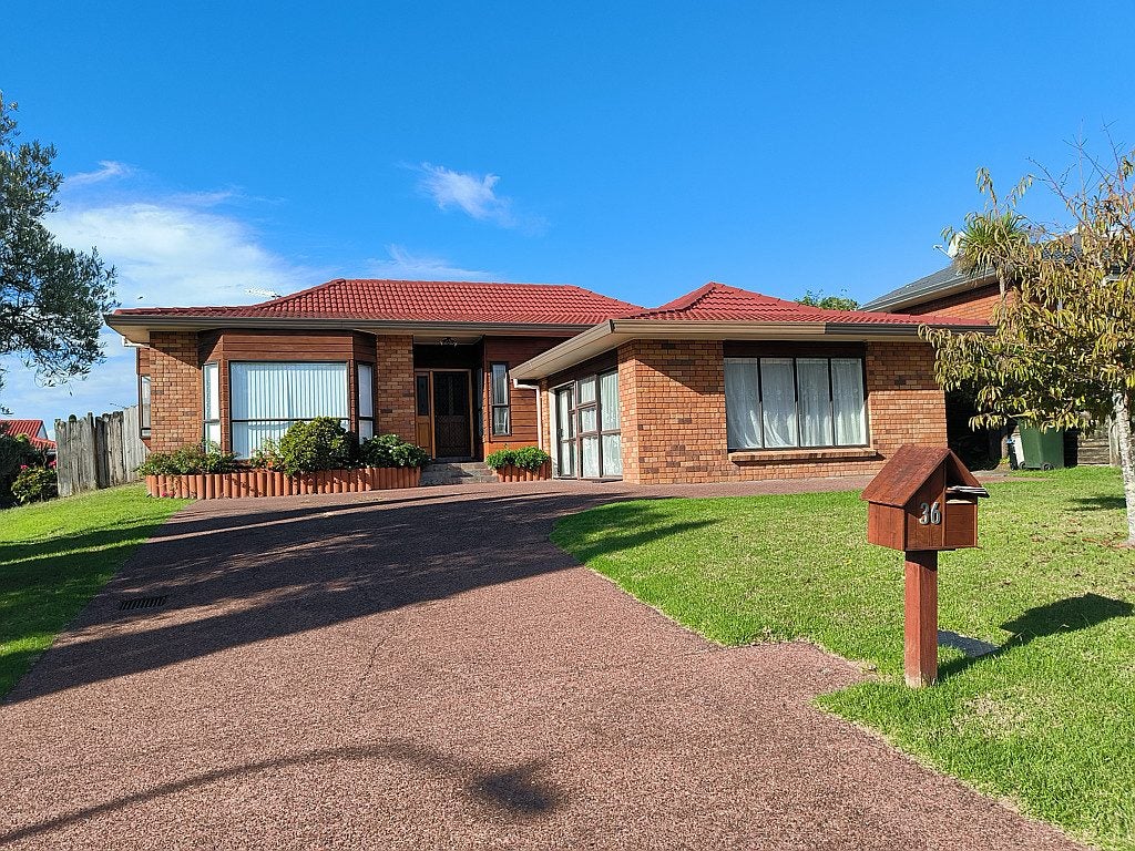 36 Simmental Crescent, Somerville, Manukau - Carousel 1