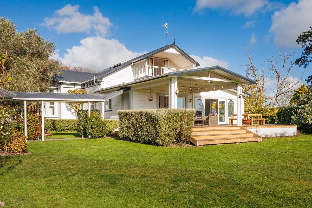 102 No 1 Line, WESTBROOK, PALMERSTON NORTH - Carousel 2