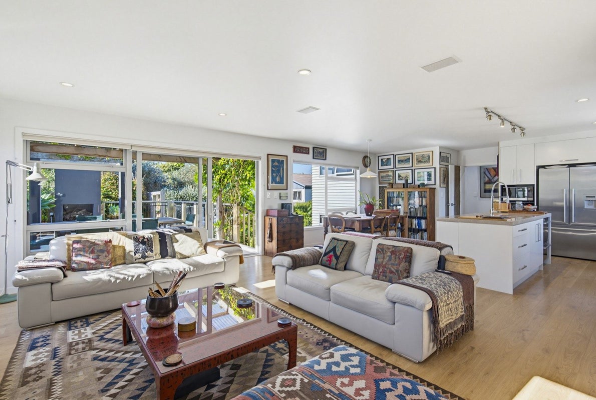 2 Tui Road, Raumati Beach, Paraparaumu - Carousel 2