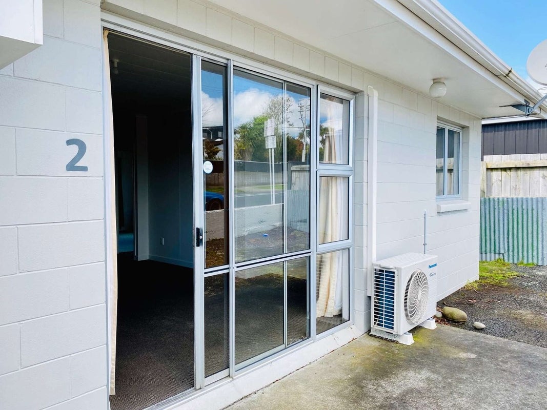 71 Govett Avenue, Frankleigh Park, New Plymouth - Carousel 2