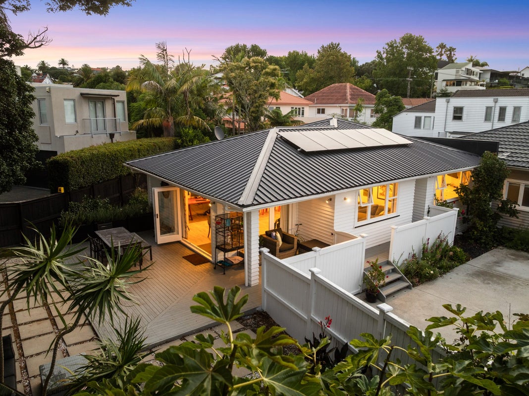 29A Nihill Crescent, Mission Bay, Auckland - Carousel 1