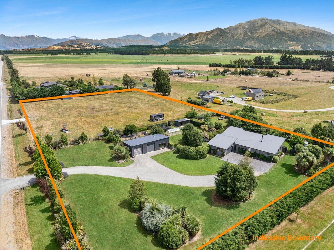 94 Newcastle Road, Wanaka - Carousel 1