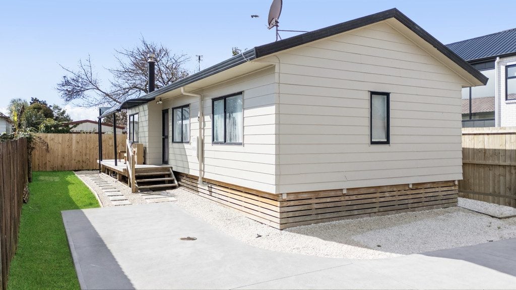 454 Swanson Road, Ranui, Waitakere City, Auckland - Carousel 1