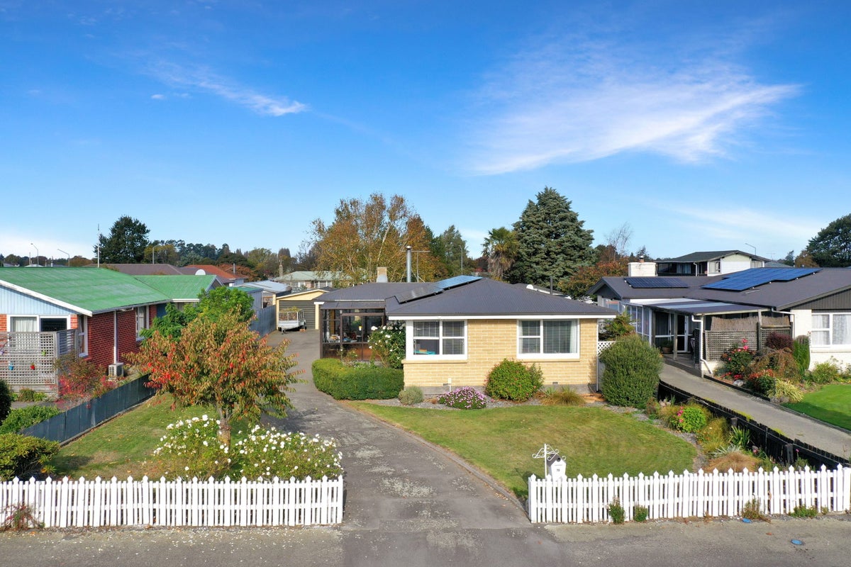 79 George Street, Tinwald, Ashburton - Carousel 1