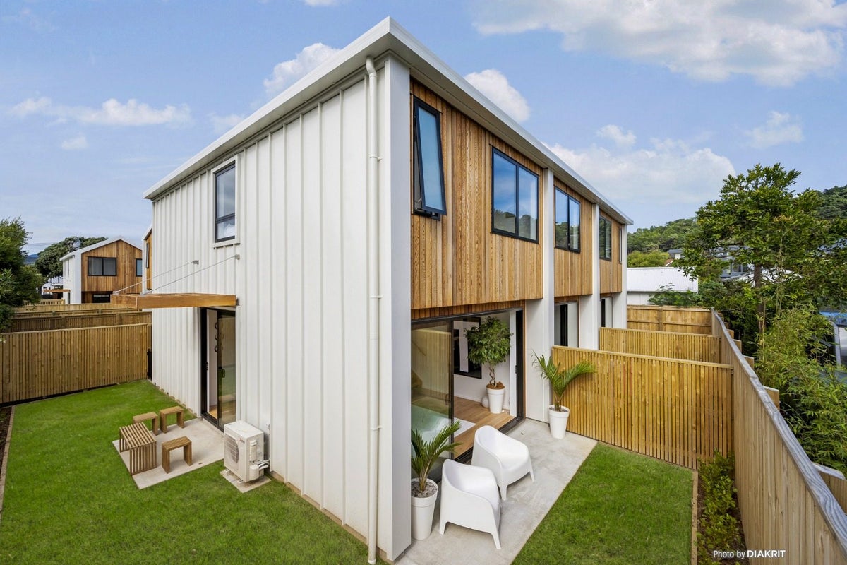 16E Inglis Street, Seatoun, Wellington - Carousel 1