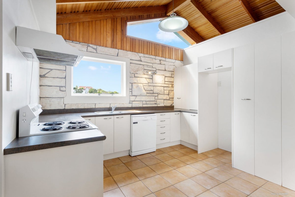691 East Coast Road, Browns Bay, Auckland - Carousel 7