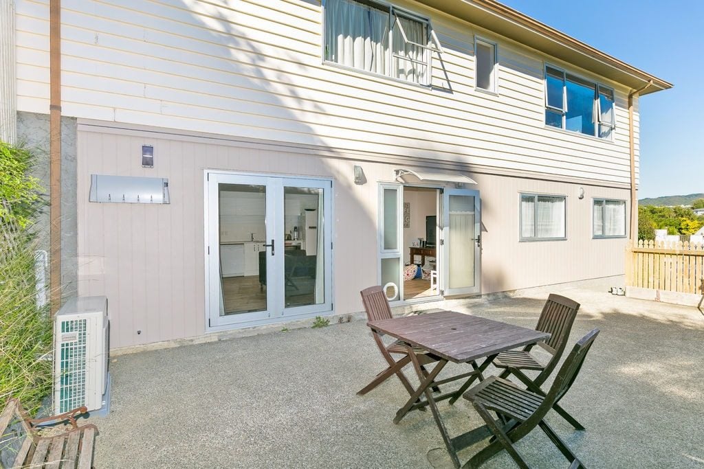 32 Glanmire Road, Newlands, Wellington - Carousel 9