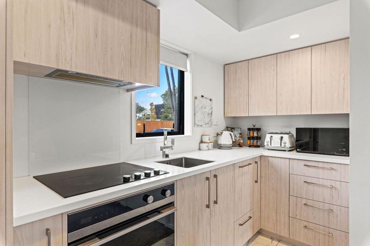 4/70 Brockworth Place, Riccarton, Christchurch - Carousel 2