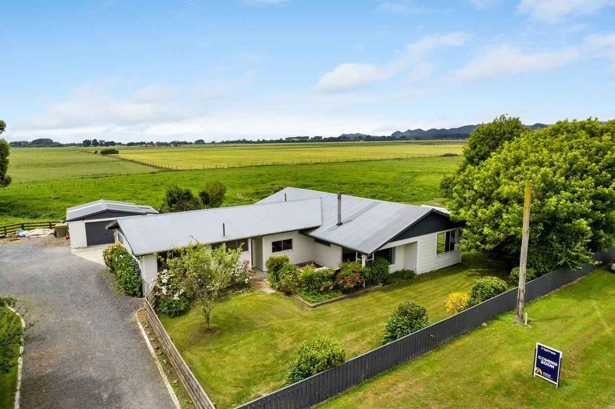 178 Waikawa Beach Road, Manakau, Levin - Carousel 1