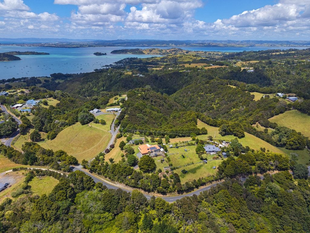 121 Owhiwa Road, Onerahi - Carousel 31
