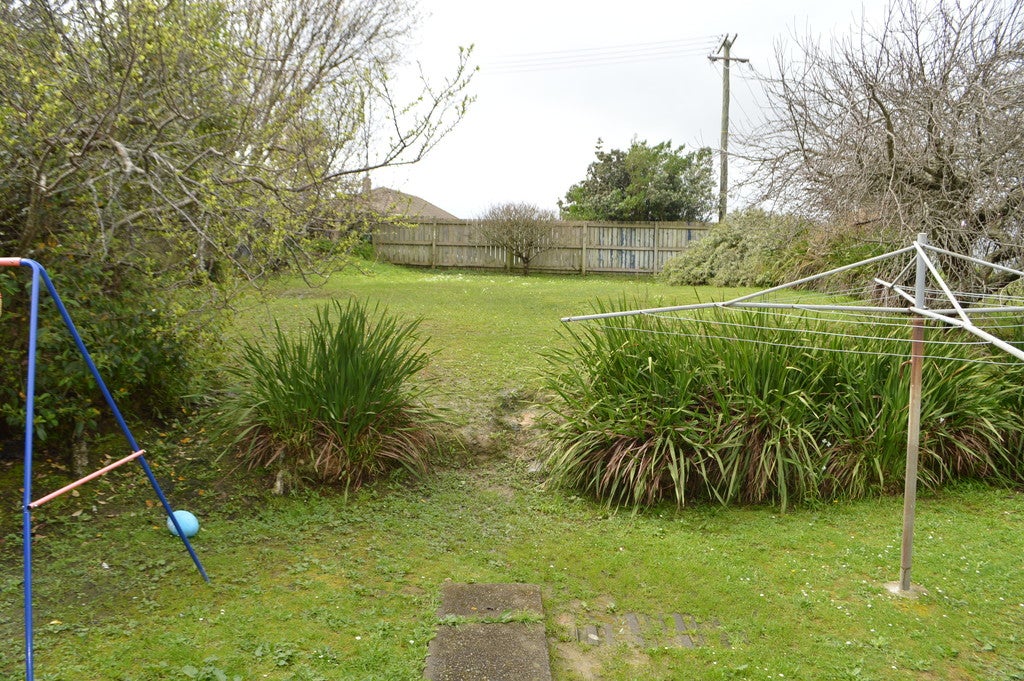 97 Mungavin Avenue, Ranui, Porirua - Carousel 11