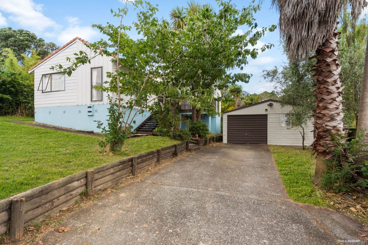 14 Adam Sunde Place, Glen Eden, Auckland - Carousel 1