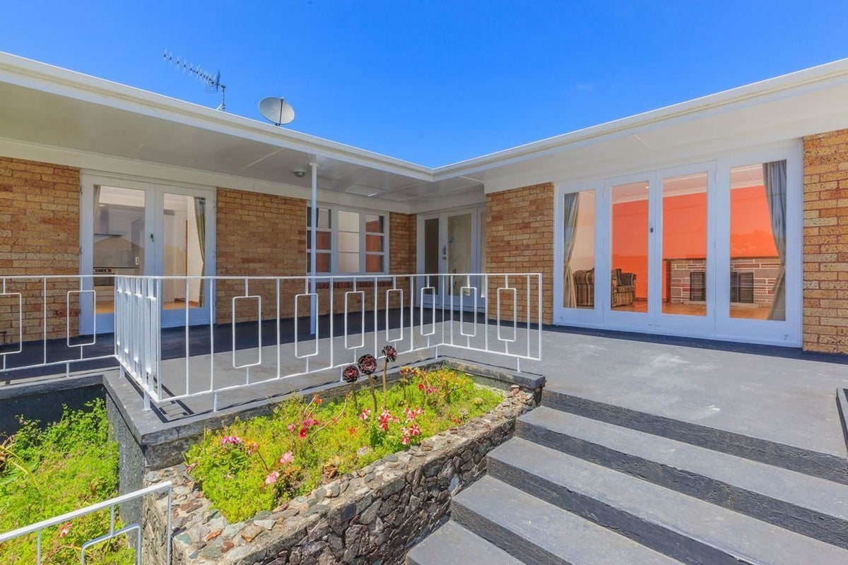 168 Titirangi Road, New Lynn, Auckland - Carousel 9