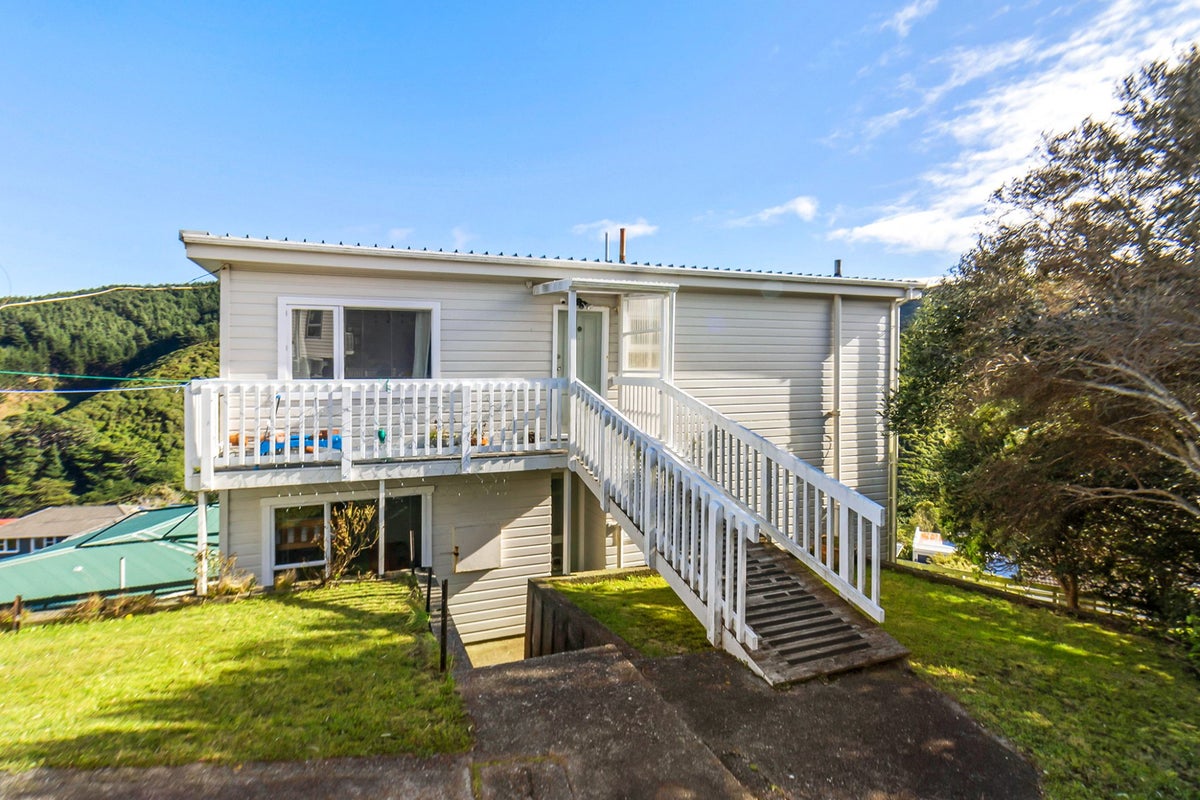 11B Clinton Way, Kingston, Wellington - Carousel 1