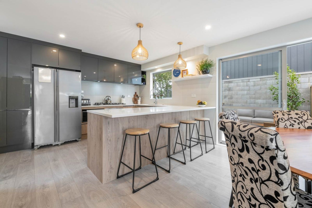 167B Chivalry Road, Glenfield, Auckland - Carousel 1