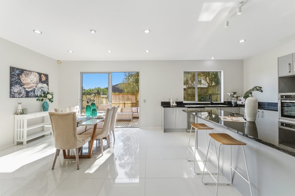 7 Andy Crescent, Flat Bush, Manukau City, Auckland - Carousel 2