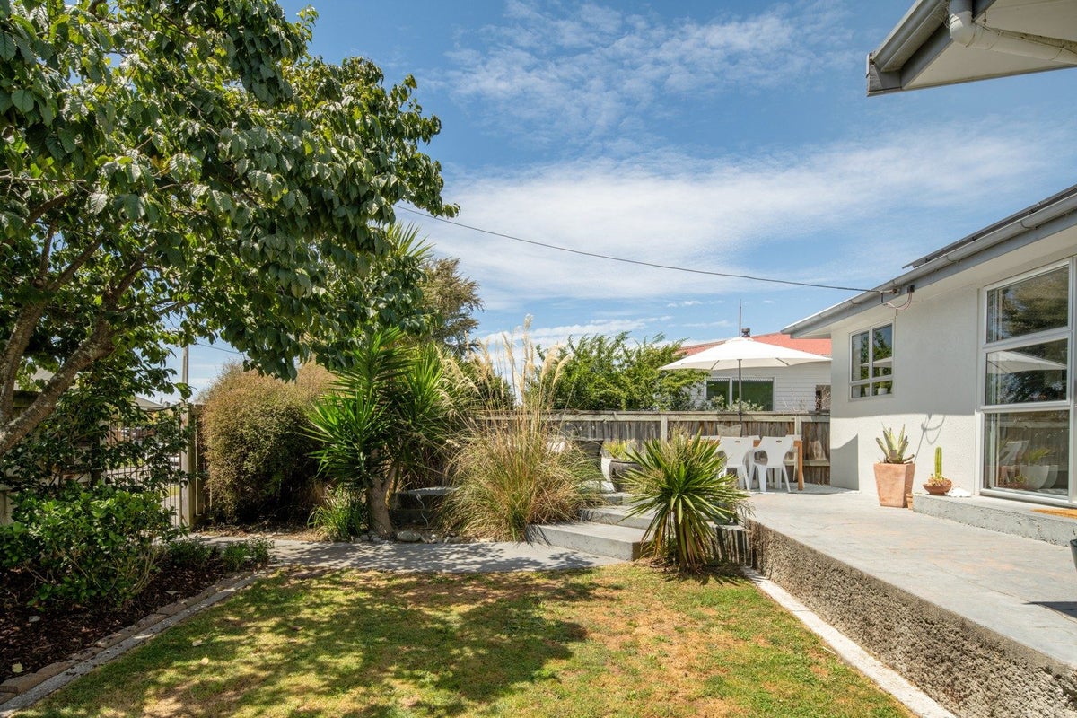 15 Linton Street, Mayfield, Blenheim - Carousel 18