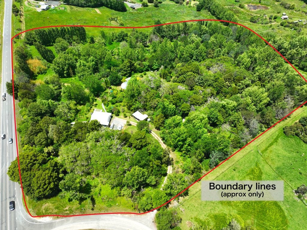 4 Te Pahi River Drive, Maungaturoto - Carousel 50