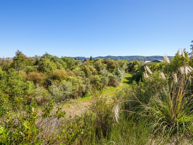 21 Bodes Lane, Kinloch, Taupo - Carousel 16