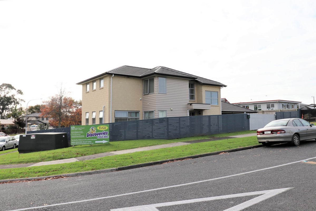 69 Gadsby RD, Favona, Auckland  - Carousel 1