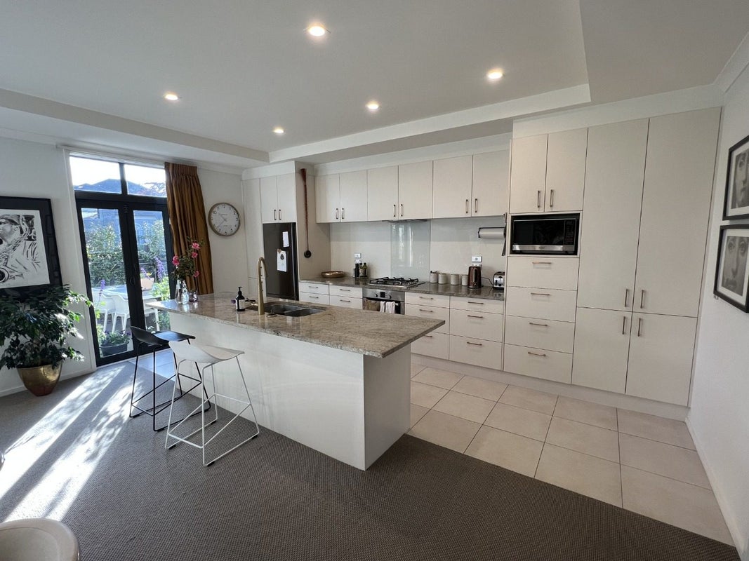 9 Millcreek Lane, Northwood, Christchurch - Carousel 2