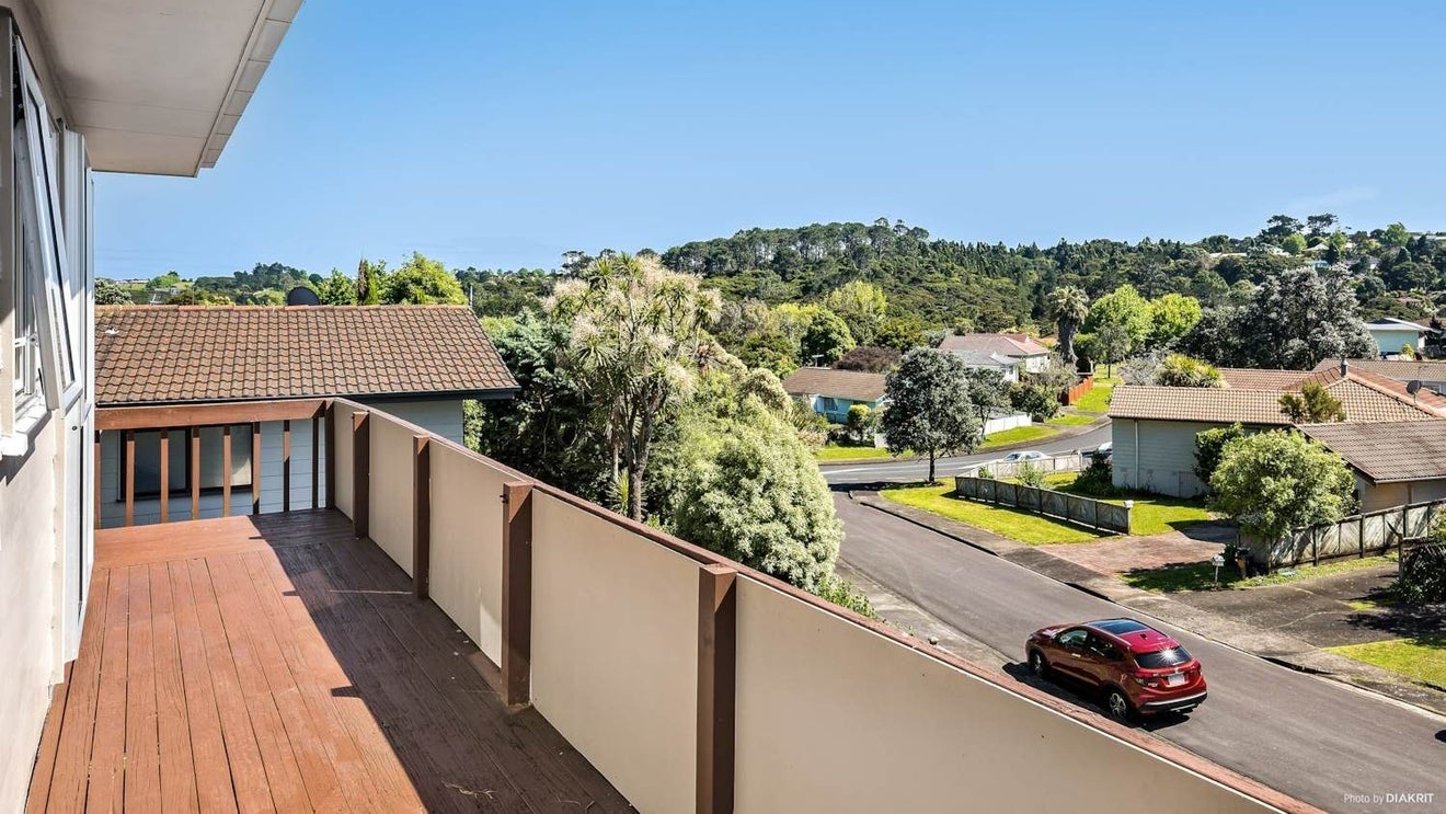5 Malibu Grove, Bayview, Auckland - Carousel 1
