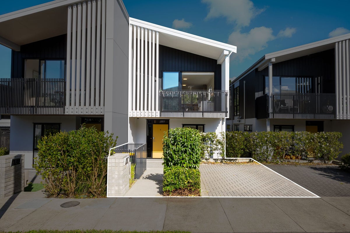5 Awamarino Way, Westgate, Auckland - Carousel 2