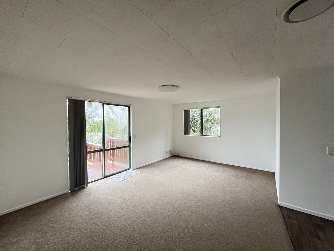 1/23 Landow Place, Henderson, Auckland - Carousel 2