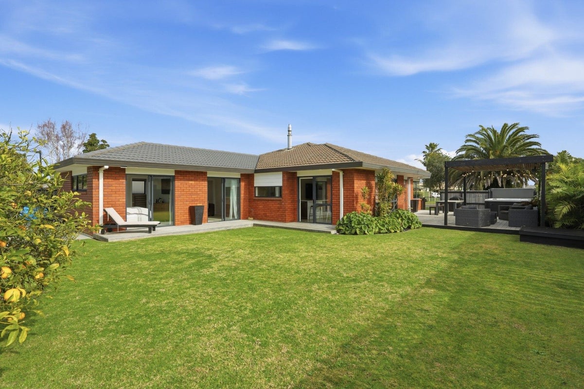 66 Ocean Crest, Papamoa, Tauranga, Bay Of Plenty - Carousel 1