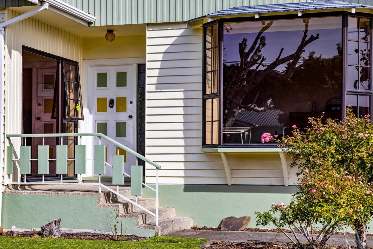17 Hoyle Place, New Plymouth, New Plymouth - Carousel 2