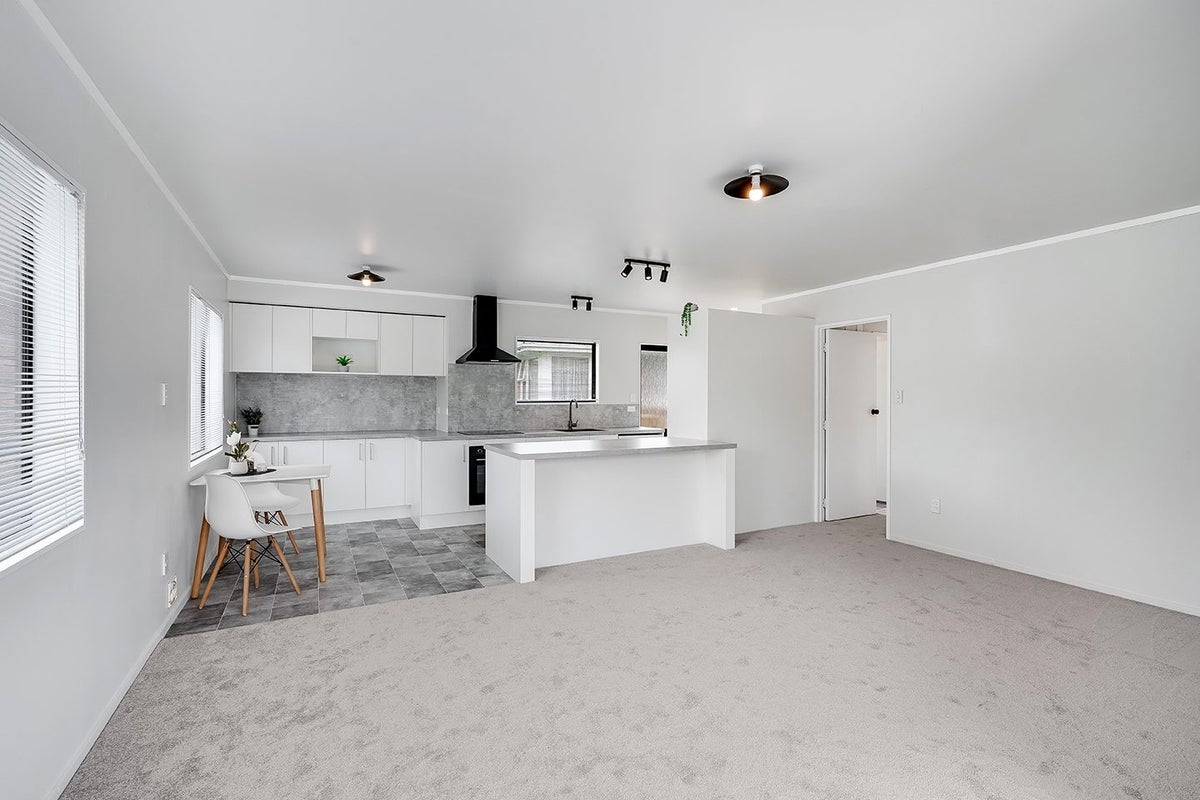 21A Southsea Crescent, Silverdale, Hamilton, Waikato - Carousel 2
