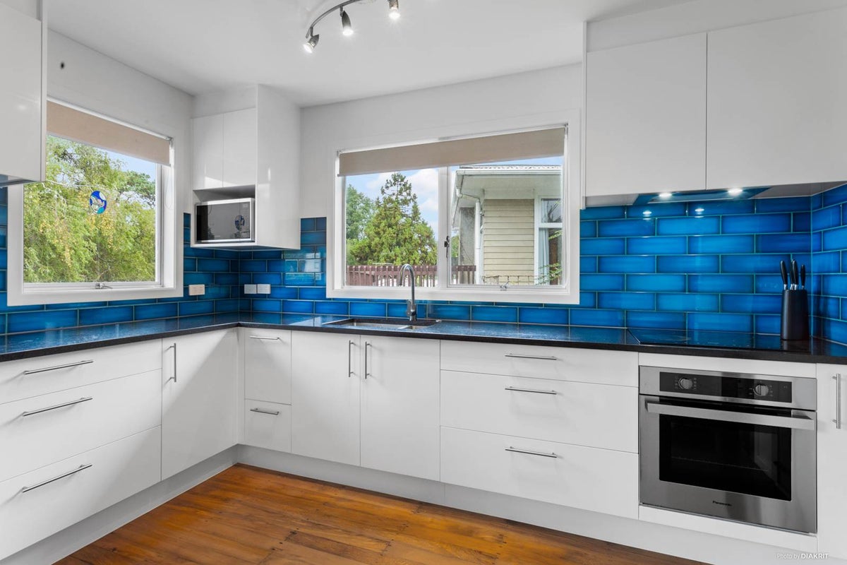 1/241 Rangatira Road, Beach Haven, Auckland - Carousel 2