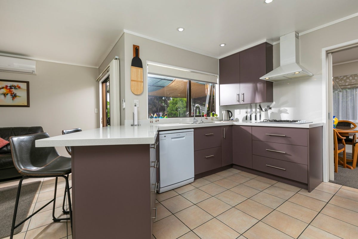 74 Vintage Drive, Henderson, Auckland - Carousel 1