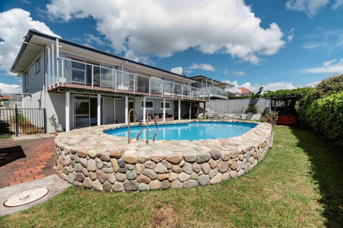 11 Tirinui Crest Road, Otumoetai, Tauranga - Carousel 1