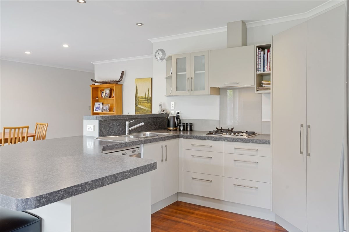 4 James Hight Drive, Halswell, Christchurch - Carousel 2
