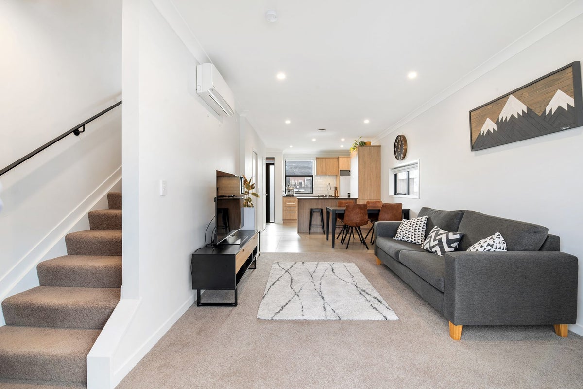 14 Whimbrel Road, Flat Bush, Auckland - Carousel 2