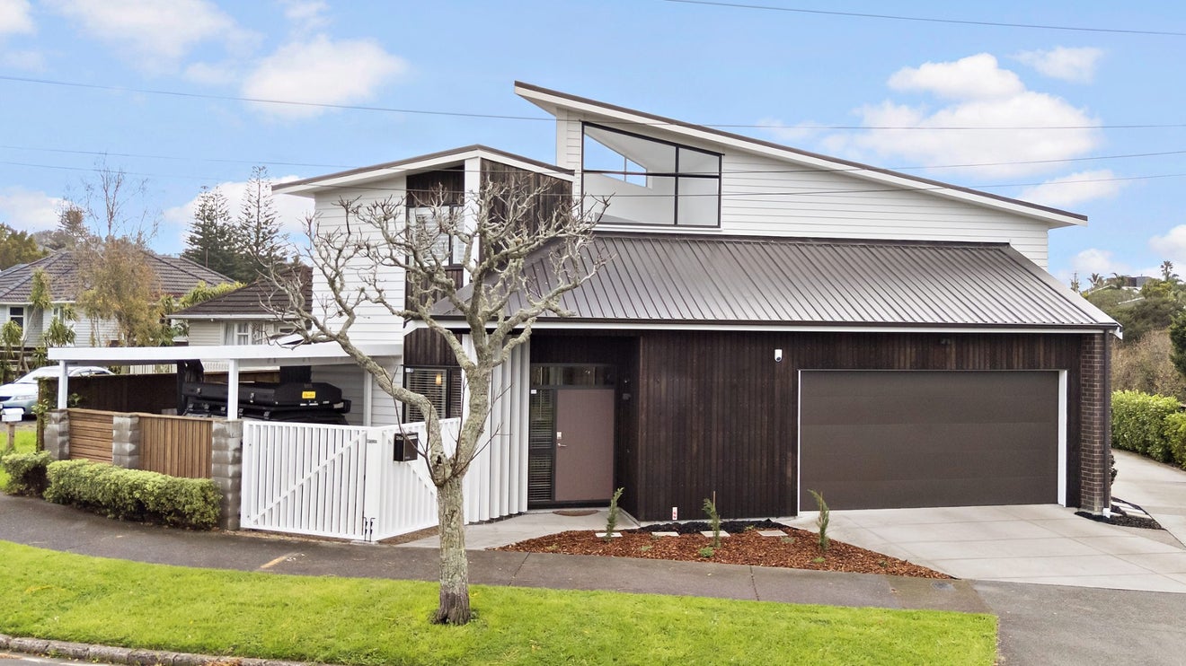 24A Fernwood Place, Wai o Taiki Bay, Auckland - Carousel 1