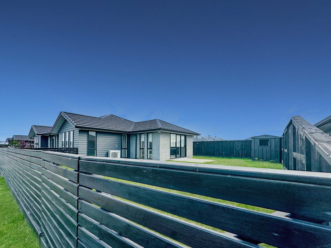 7 Kuakua Close, Papamoa Beach, Papamoa - Carousel 2