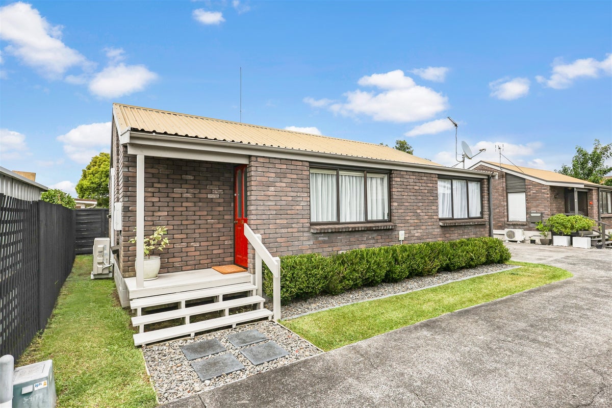 15B St Olpherts Avenue, Hamilton East, Hamilton - Carousel 1