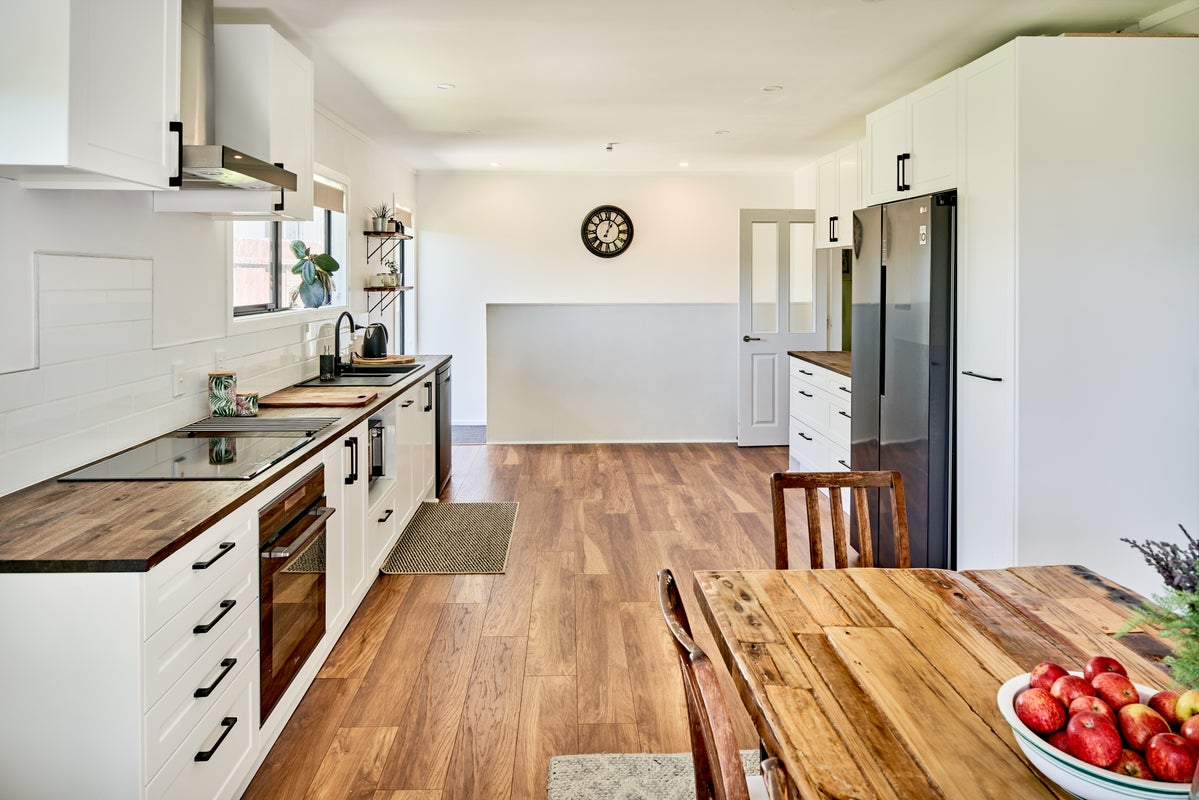 5 Westhaven Drive, Tawa, Wellington - Carousel 2