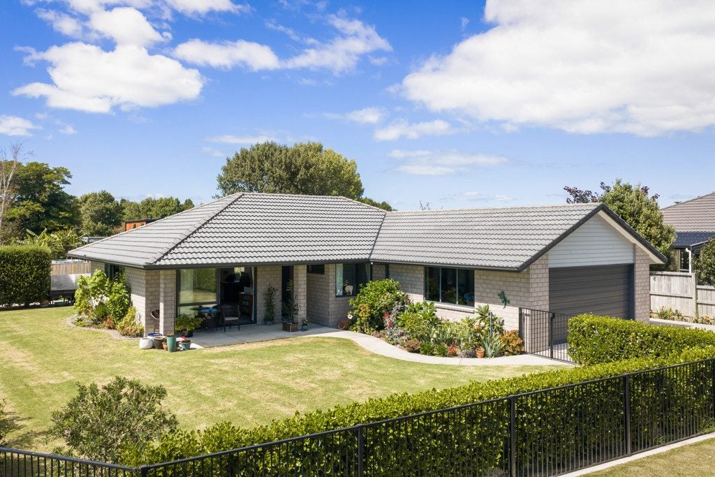 1 Anatere Rise, Athenree, Katikati - Carousel 2
