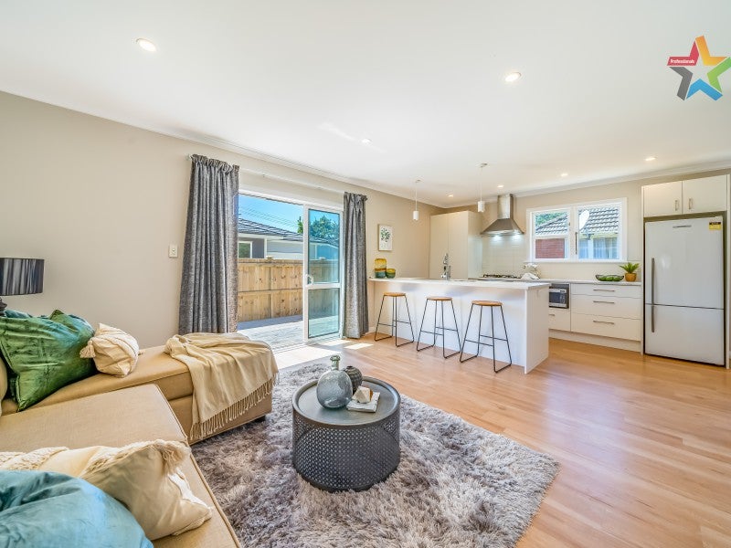 130 Whites Line East, Waiwhetu, Lower Hutt - Carousel 2
