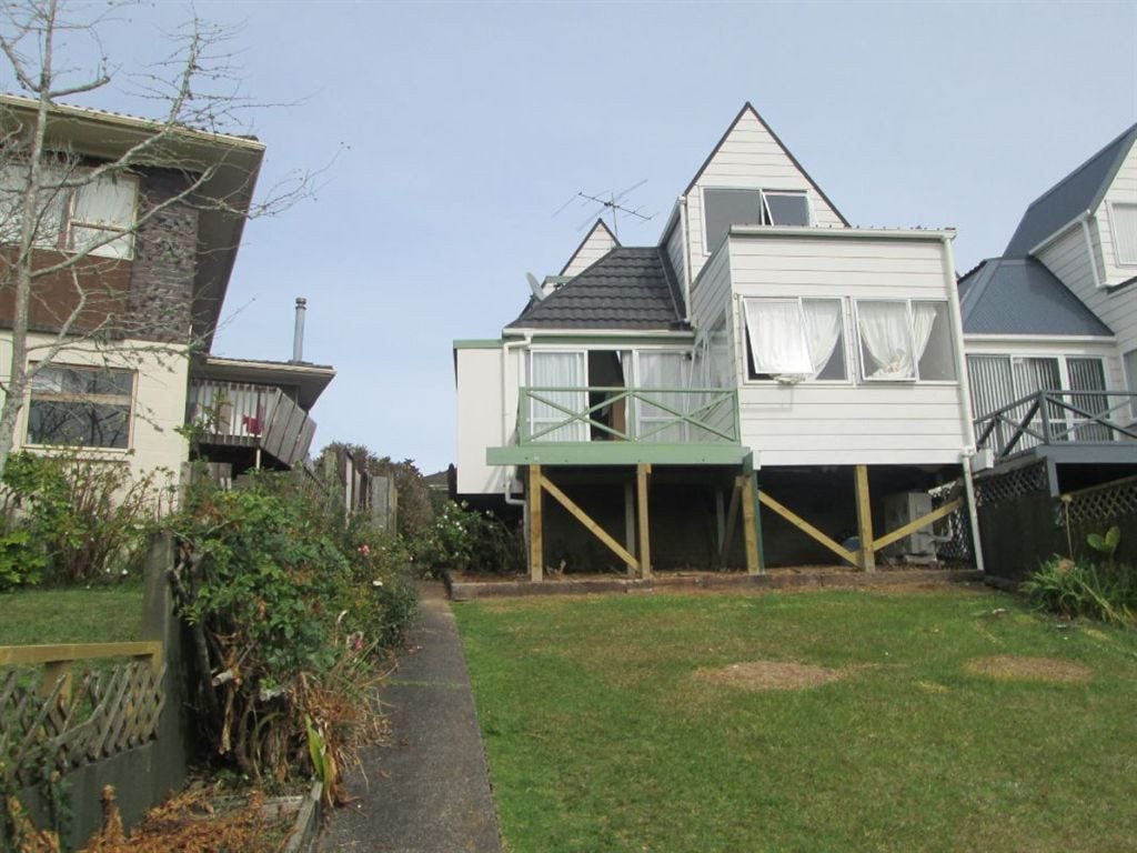 93B Halsey Drive, Lynfield, Auckland - Carousel 1