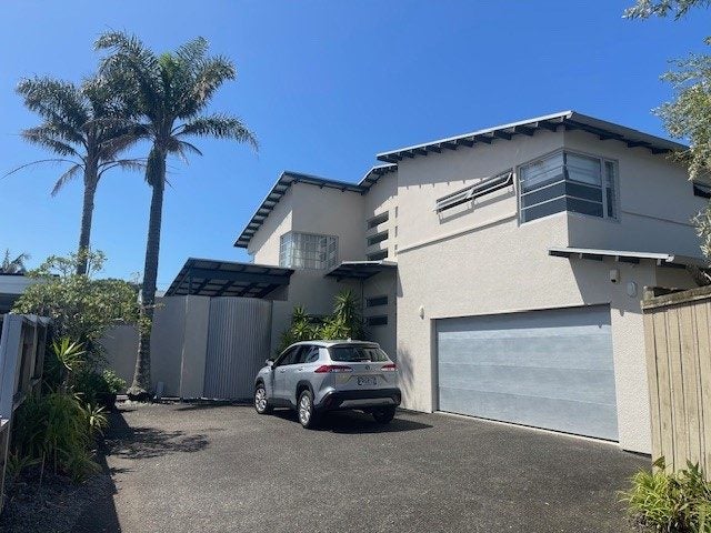 2/16 Tobruk Crescent, Milford, Auckland - Carousel 1